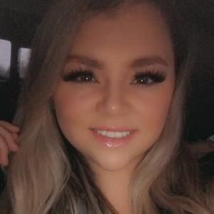 Meet your Posher, Adriana